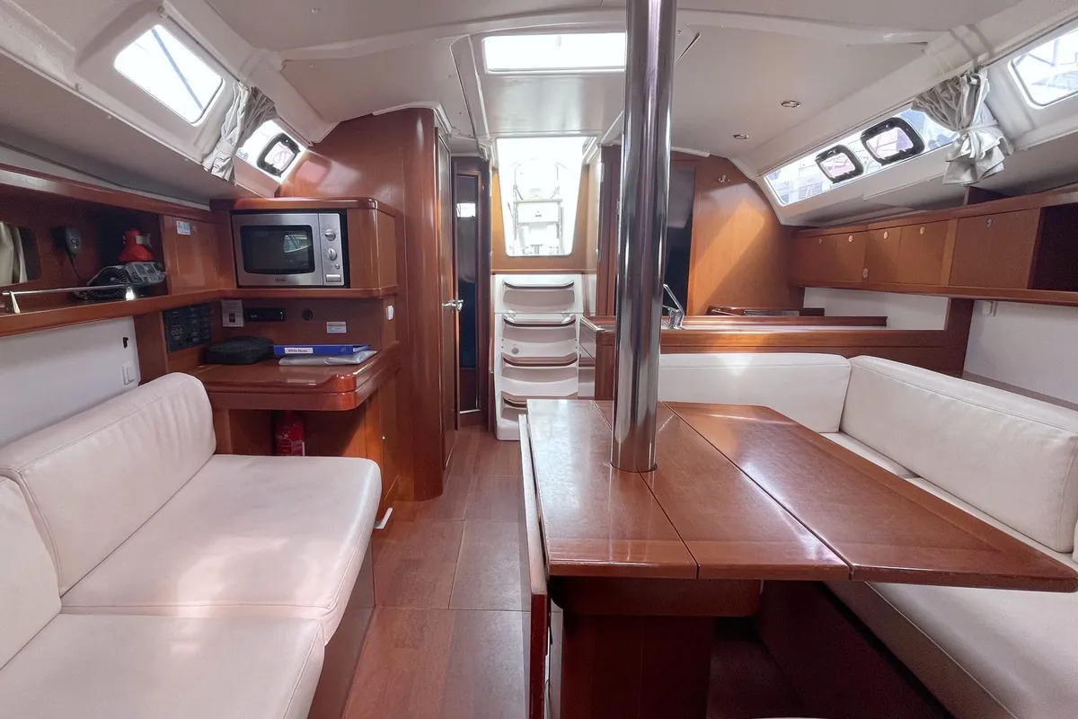 Salon of White Horse, a Beneteau Oceanis 37 sailboat at Flensburg, Germany