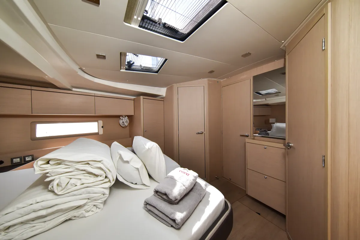 Cabin on Dodo, a Beneteau Oceanis 51.1 OW sailboat at Općina Sukošan, Croatia