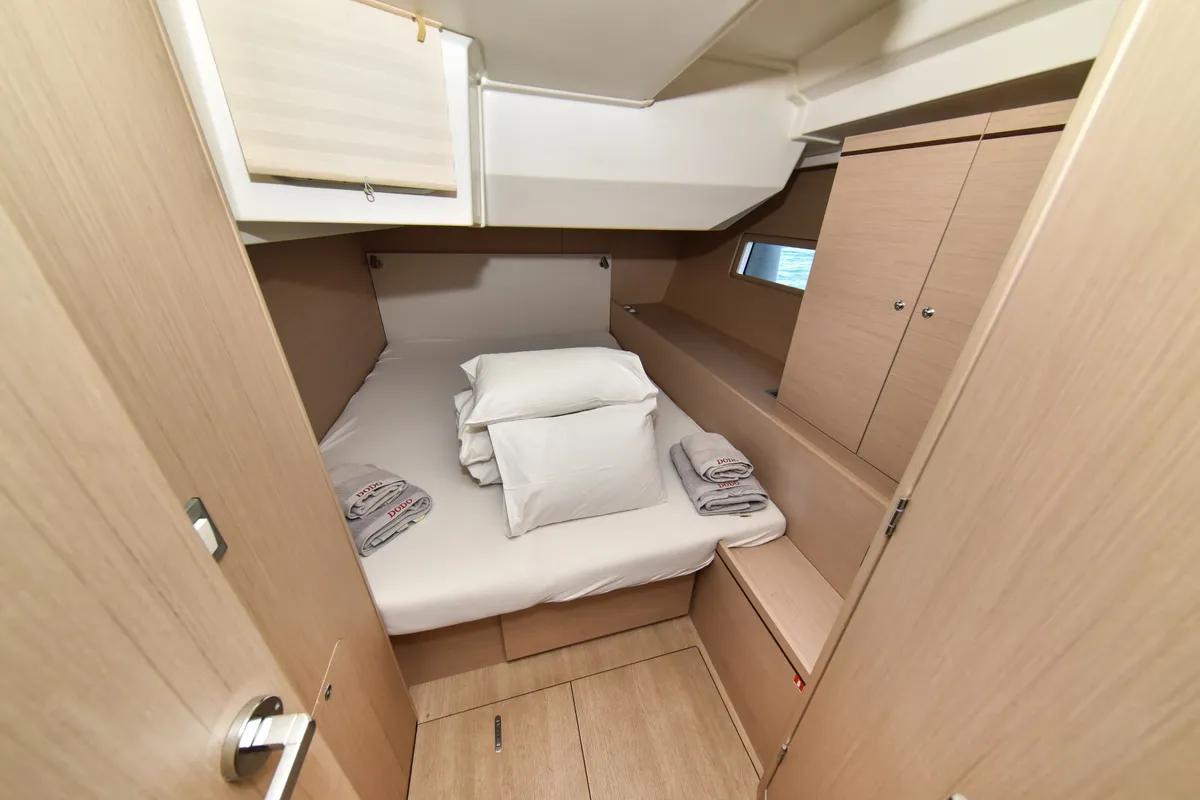 Cabin on Dodo, a Beneteau Oceanis 51.1 OW sailboat at Općina Sukošan, Croatia