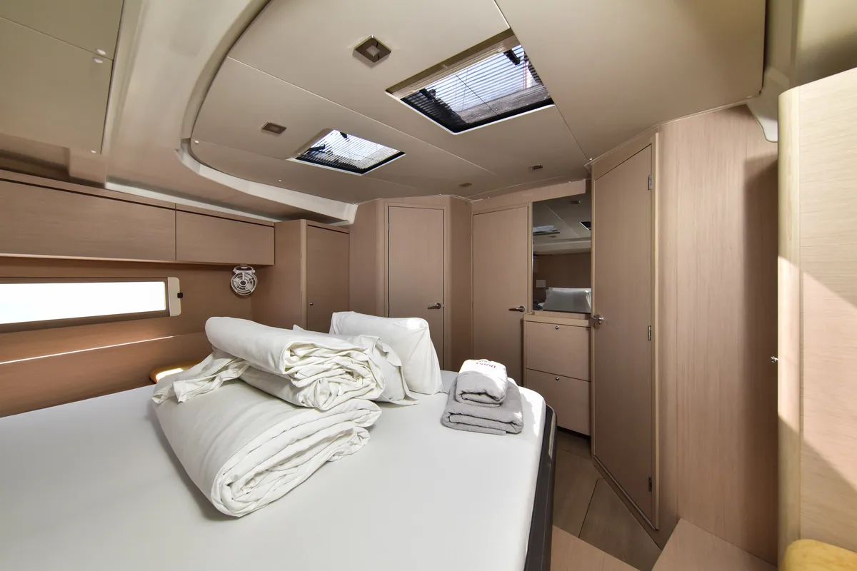 Cabin on Dodo, a Beneteau Oceanis 51.1 OW sailboat at Općina Sukošan, Croatia