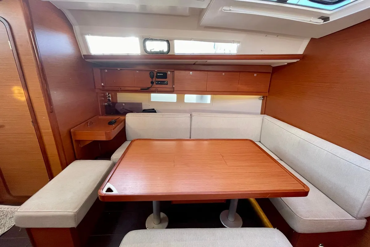 Salon of Fulham, a Dufour 460 Grand Large sailboat at Dénia, Spain