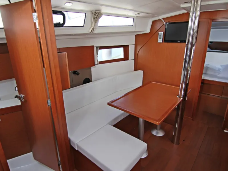 Cabin on Fede, a Beneteau Oceanis 38 sailboat at Općina Sukošan, Croatia