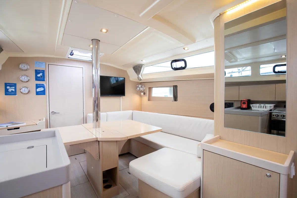 Salon of Arianna, a Beneteau Oceanis 41.1 sailboat at Capo d'Orlando, Italy
