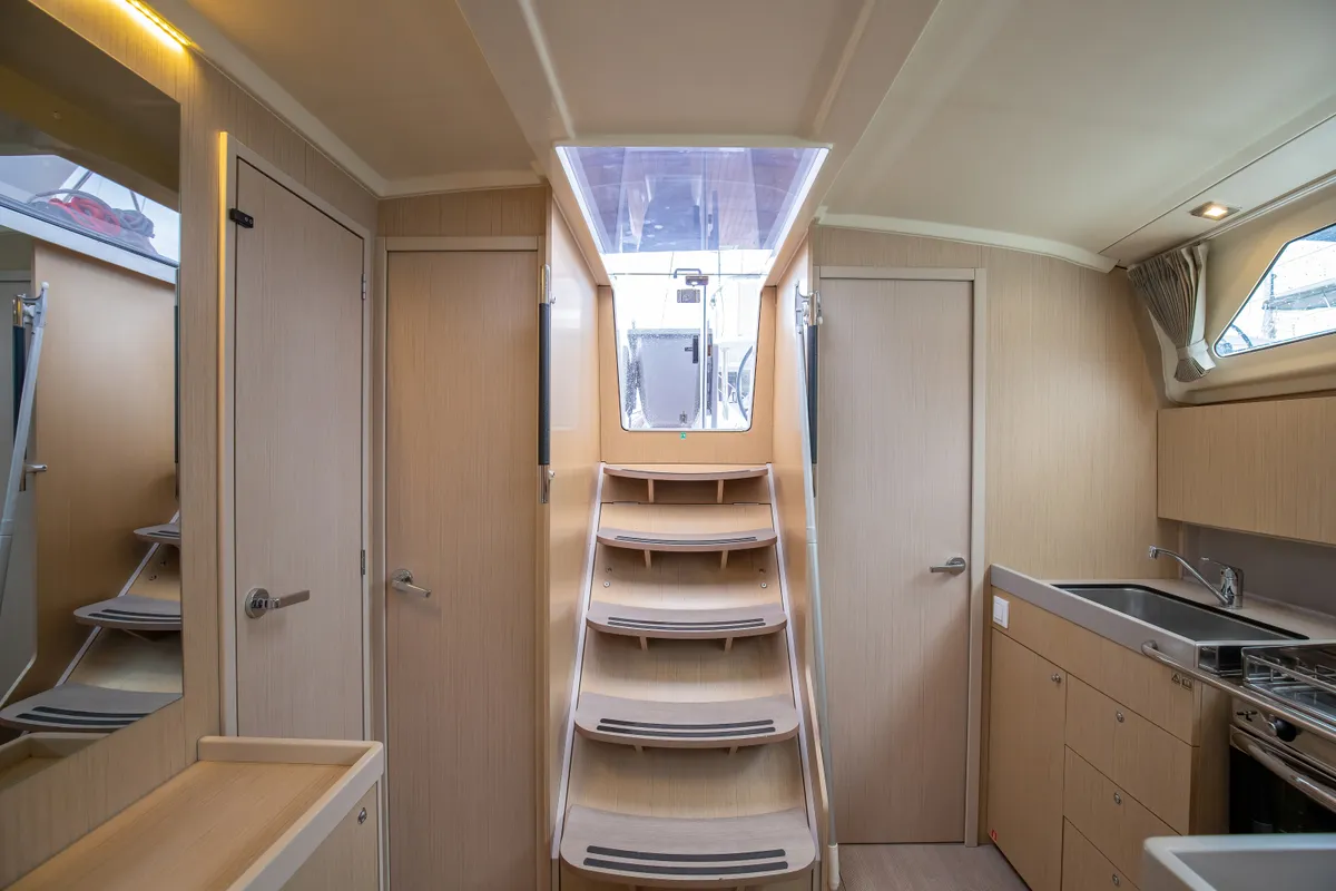 Salon of Arianna, a Beneteau Oceanis 41.1 sailboat at Capo d'Orlando, Italy