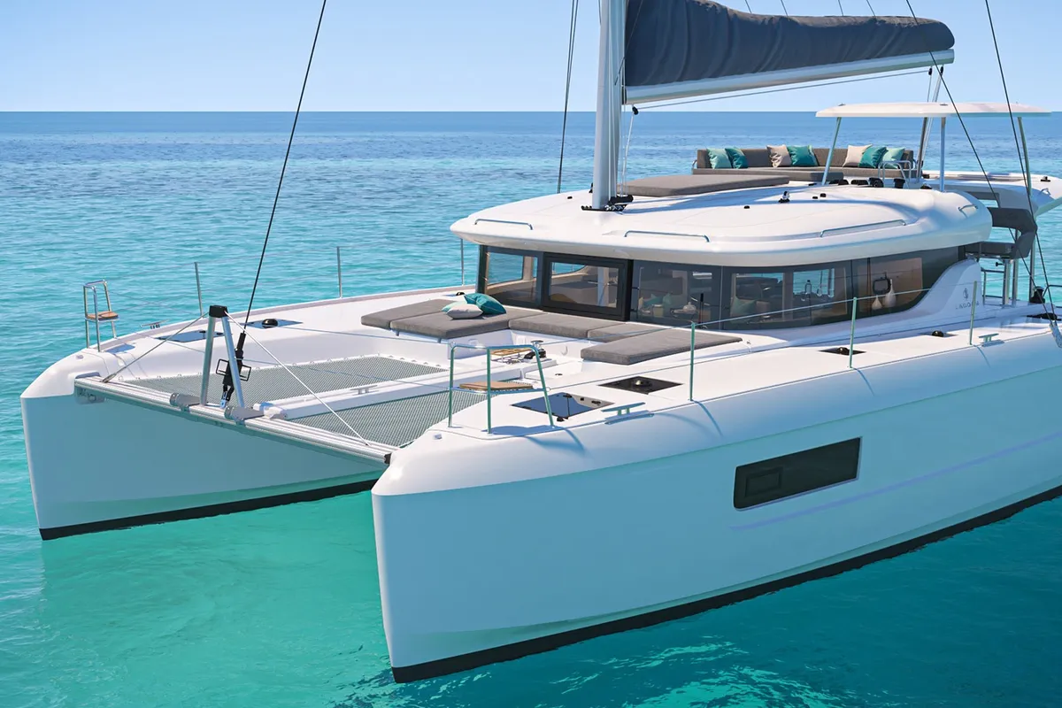 Maša, a Lagoon 43 catamaran at Roche Caiman, Seychelles