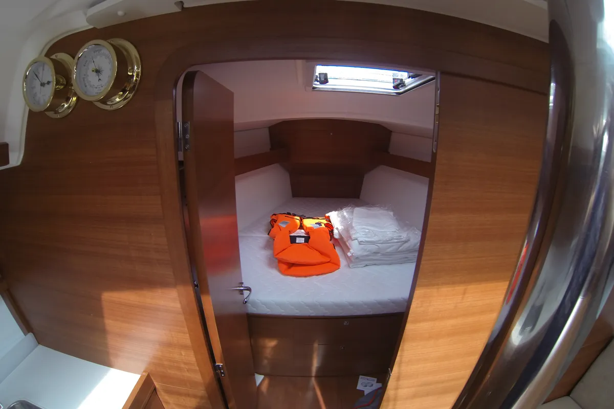 Cabin on Gangaro, a Dufour 382 Grand Large sailboat at Općina Medulin, Croatia