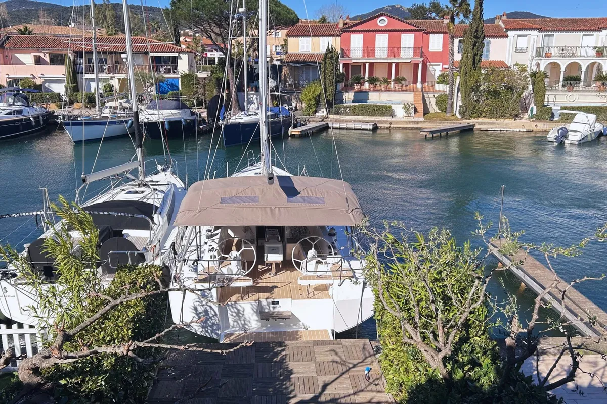 Exterior view of Ti Dodo IV, a Bavaria C42 sailboat at Grimaud, France
