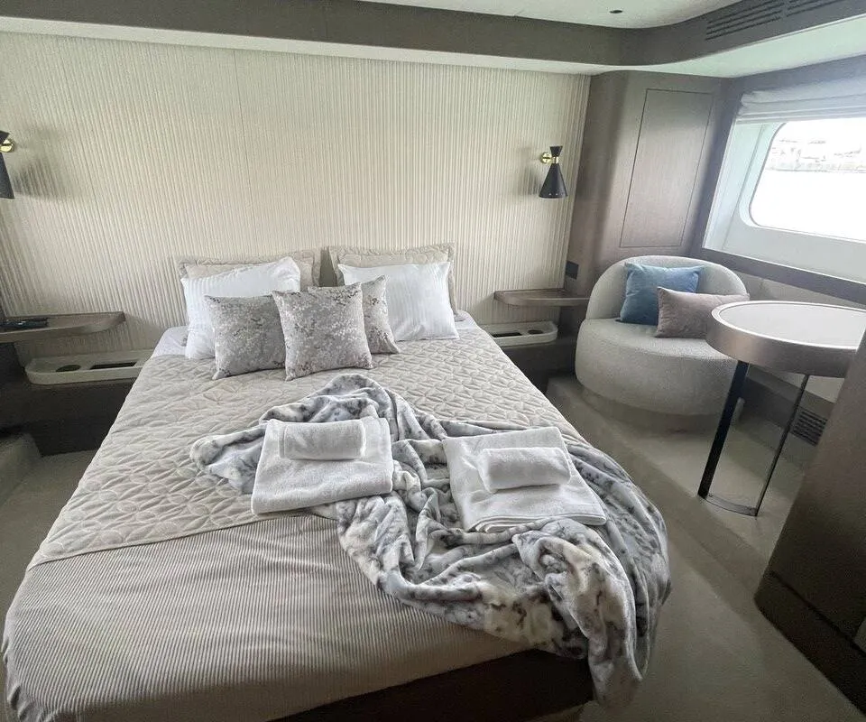Cabin on Moon light, a Azimut Magellano 66 motor yacht at Općina Sukošan, Croatia