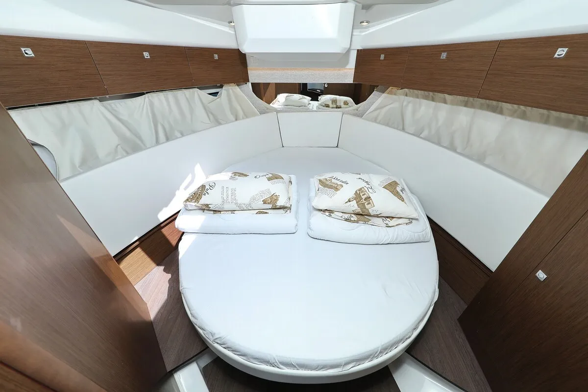 Cabin on Tana, a Jeanneau Merry Fisher 1095 Fly motorboat at Pirovac, Croatia