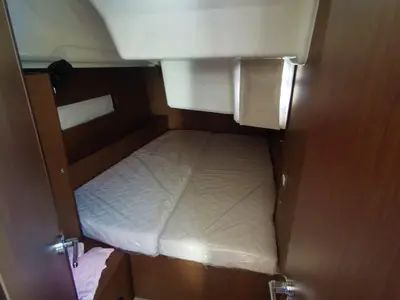 Cabin on Dory, a Beneteau Oceanis 40.1 sailboat at Općina Medulin, Croatia