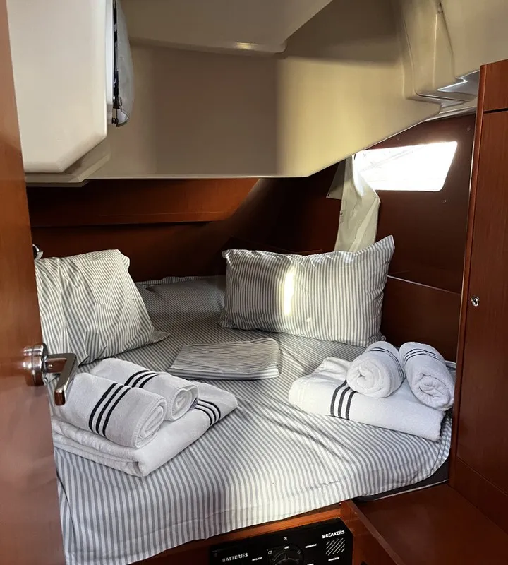Cabin on Malika, a Beneteau Oceanis 41.1 sailboat at Cannigione, Italy