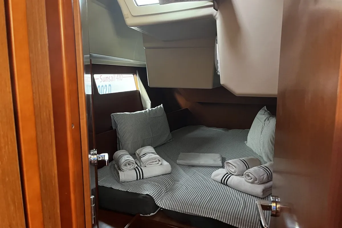 Cabin on Malika, a Beneteau Oceanis 41.1 sailboat at Cannigione, Italy