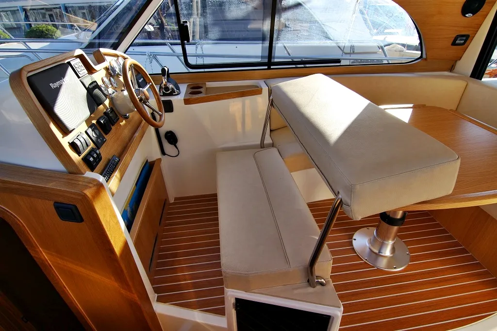 Cockpit of Mirta, a SAS - Vektor Adriana 36 motorboat at Općina Sukošan, Croatia