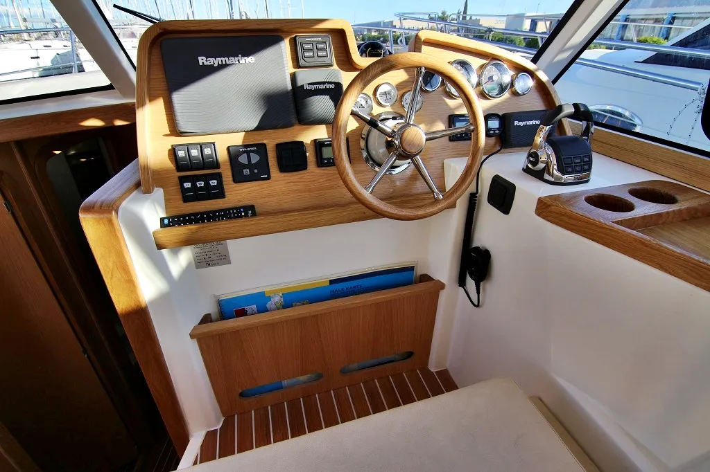 Cockpit of Mirta, a SAS - Vektor Adriana 36 motorboat at Općina Sukošan, Croatia