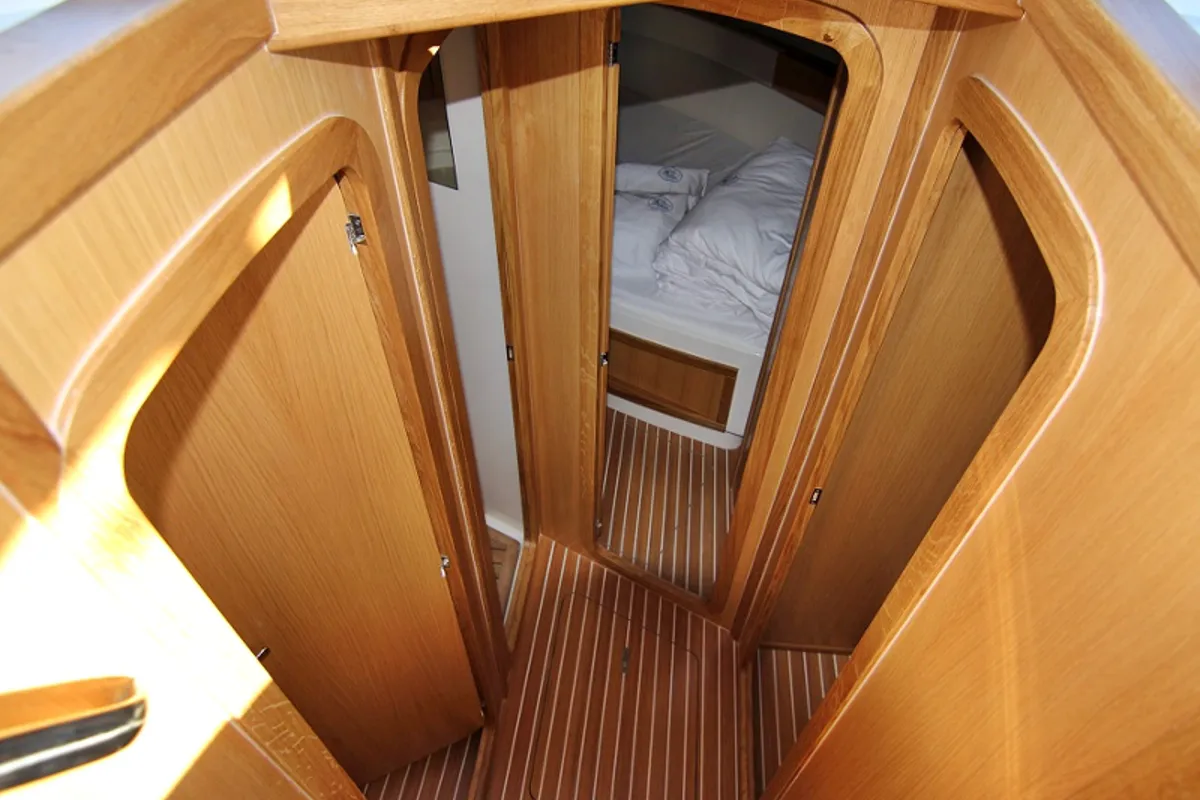 Cabin on Mirta, a SAS - Vektor Adriana 36 motorboat at Općina Sukošan, Croatia