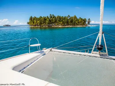 Deck of Valpar, a Nautitech 44 catamaran at Narganá, Panama