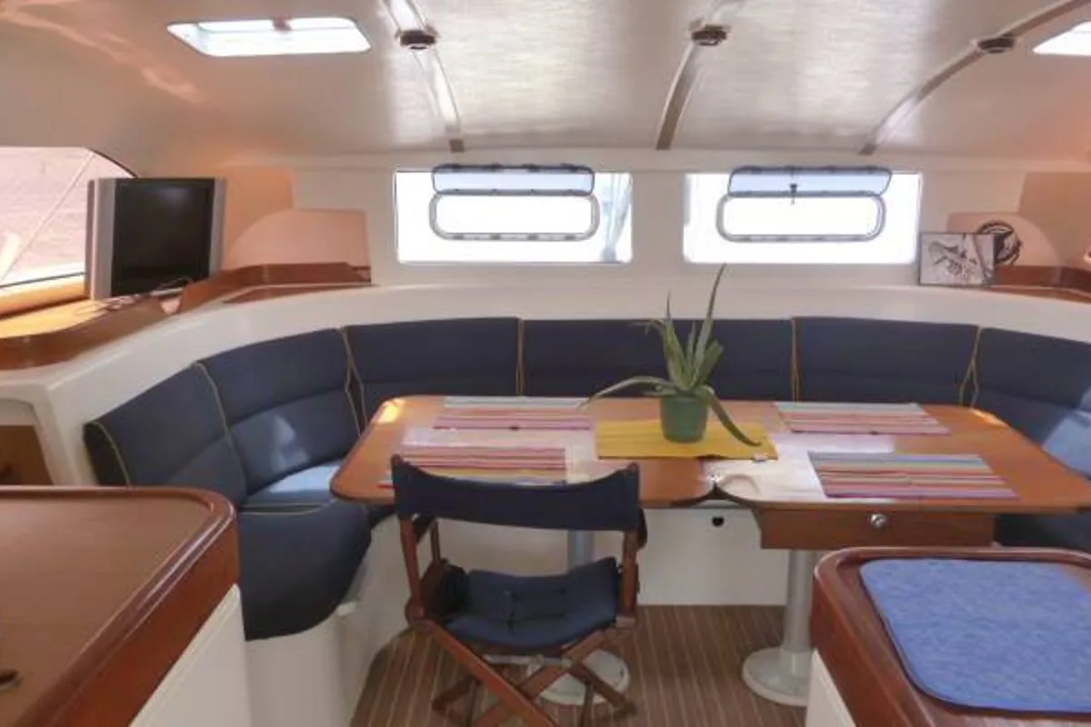 Salon of Valpar, a Nautitech 44 catamaran at Narganá, Panama