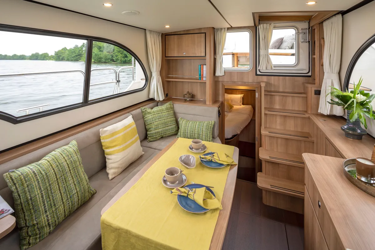 Salon of L'Épicurien, a Linssen 35 SL motorboat at Le Landeron, Switzerland