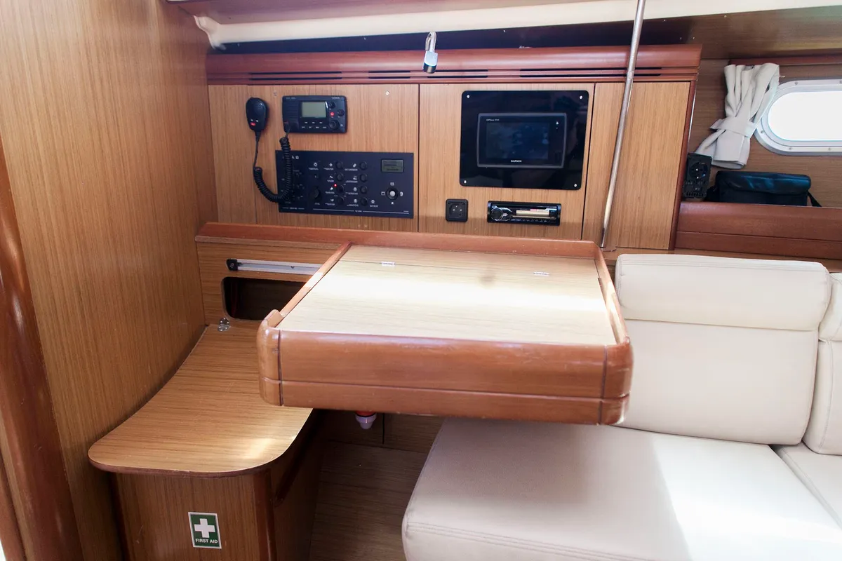 Salon of Formica, a Jeanneau Sun Odyssey 36i sailboat at Preveza, Greece