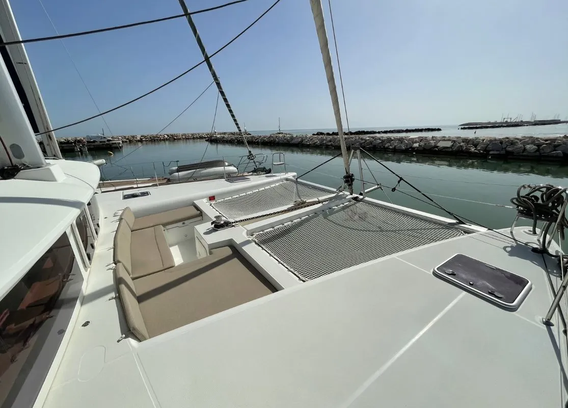 Deck of Zia Nella, a Lagoon 450 Fly catamaran at Grad Vis, Croatia