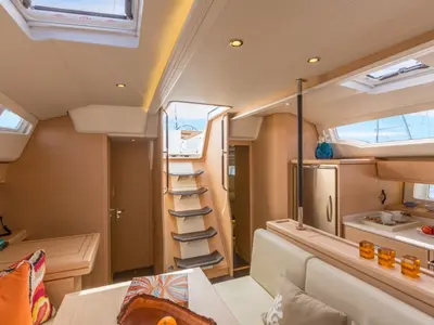 Salon of Il sole, a Jeanneau 54 sailboat at Volos, Greece