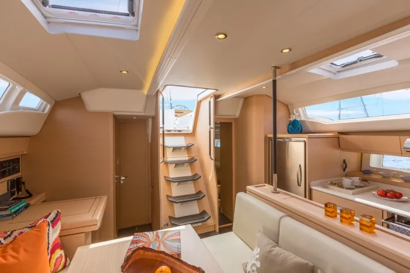Salon of Il sole, a Jeanneau 54 sailboat at Volos, Greece