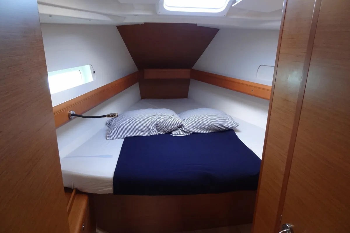 Cabin on Hello Fun, a Jeanneau Sun Odyssey 419 sailboat at Road Town, British Virgin Islands