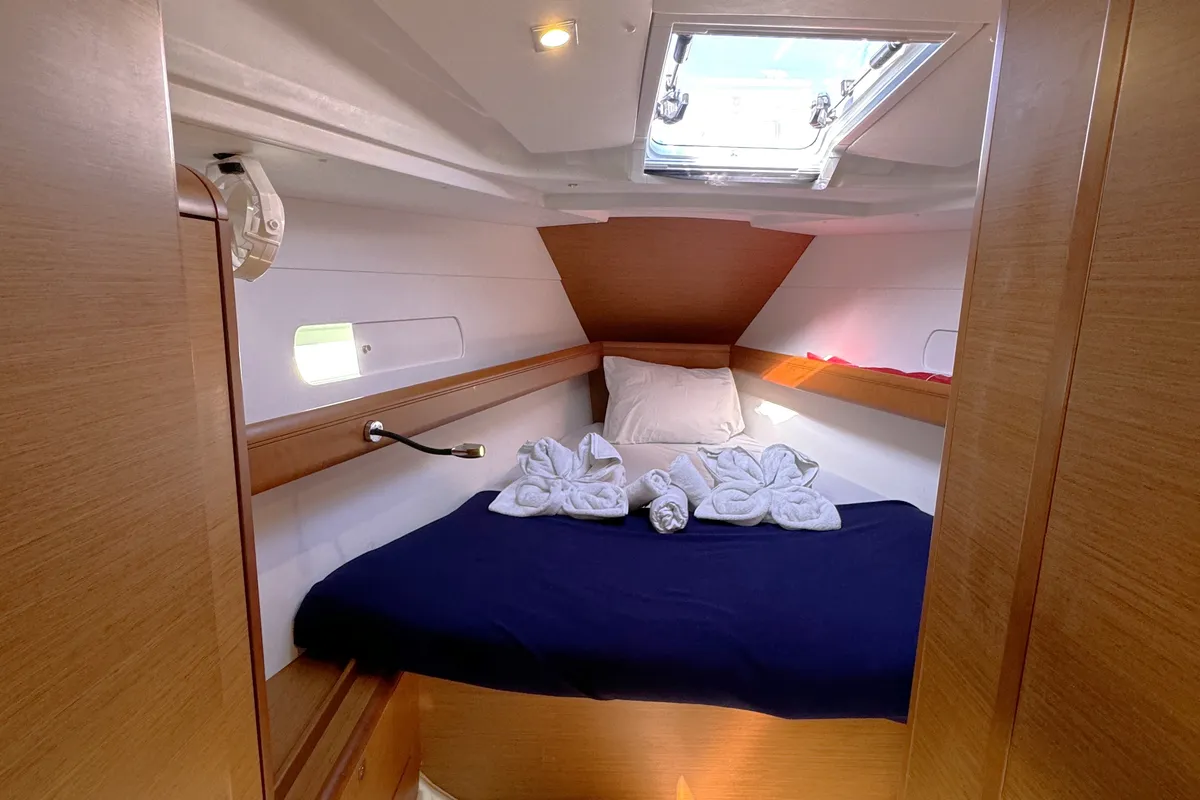 Cabin on Hello Fun, a Jeanneau Sun Odyssey 419 sailboat at Road Town, British Virgin Islands