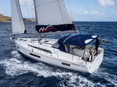 Moorings 42.3 Club