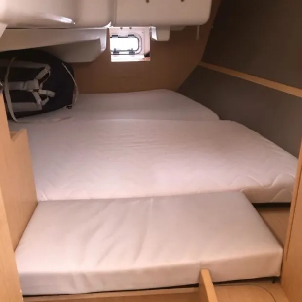 Cabin on Jylair, a Beneteau Oceanis 31 sailboat at Kerners, France