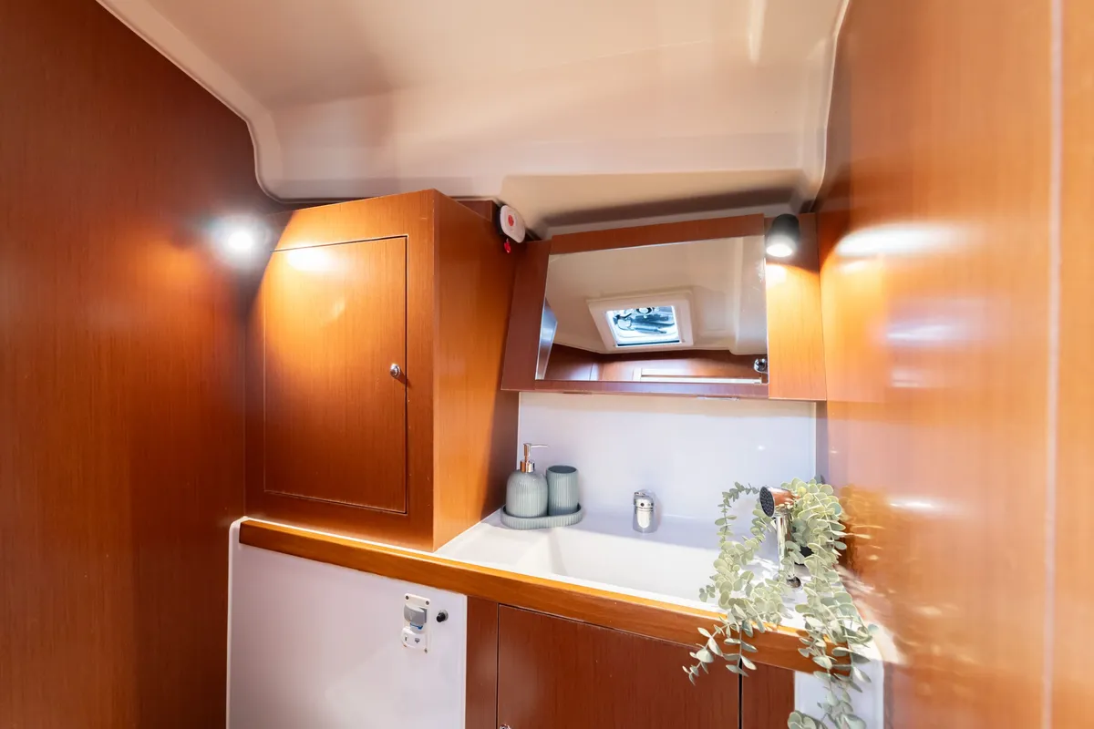 Oriole, a Beneteau Oceanis 41.1 sailboat at Pirovac, Croatia