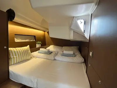 Cabin on KOBE, a Beneteau Oceanis 40.1 sailboat at Općina Medulin, Croatia