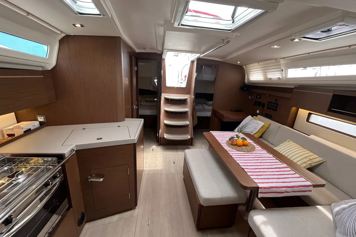 Salon of KOBE, a Beneteau Oceanis 40.1 sailboat at Općina Medulin, Croatia
