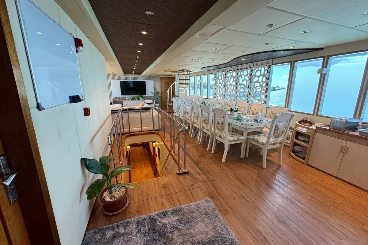 Salon of North Seven Liveaboard, a Custom Made North Seven motor yacht at Malé, Maldives
