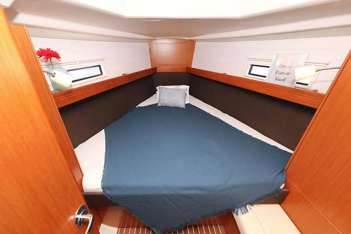 Cabin on Samsara, a Bavaria Cruiser 37 sailboat at Grad Biograd na Moru, Croatia