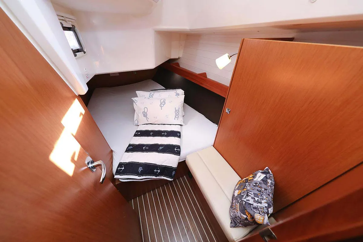 Cabin on Samsara, a Bavaria Cruiser 37 sailboat at Grad Biograd na Moru, Croatia