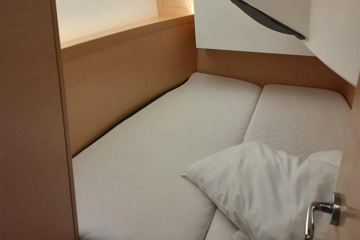 Cabin on Anatema, a Jeanneau Sun Odyssey 349 sailboat at Piombino, Italy
