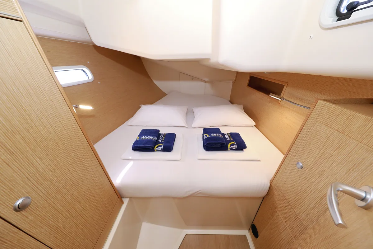 Cabin on Susso, a Hanse 455 - 3 cab. sailboat at Biograd na Moru, Croatia