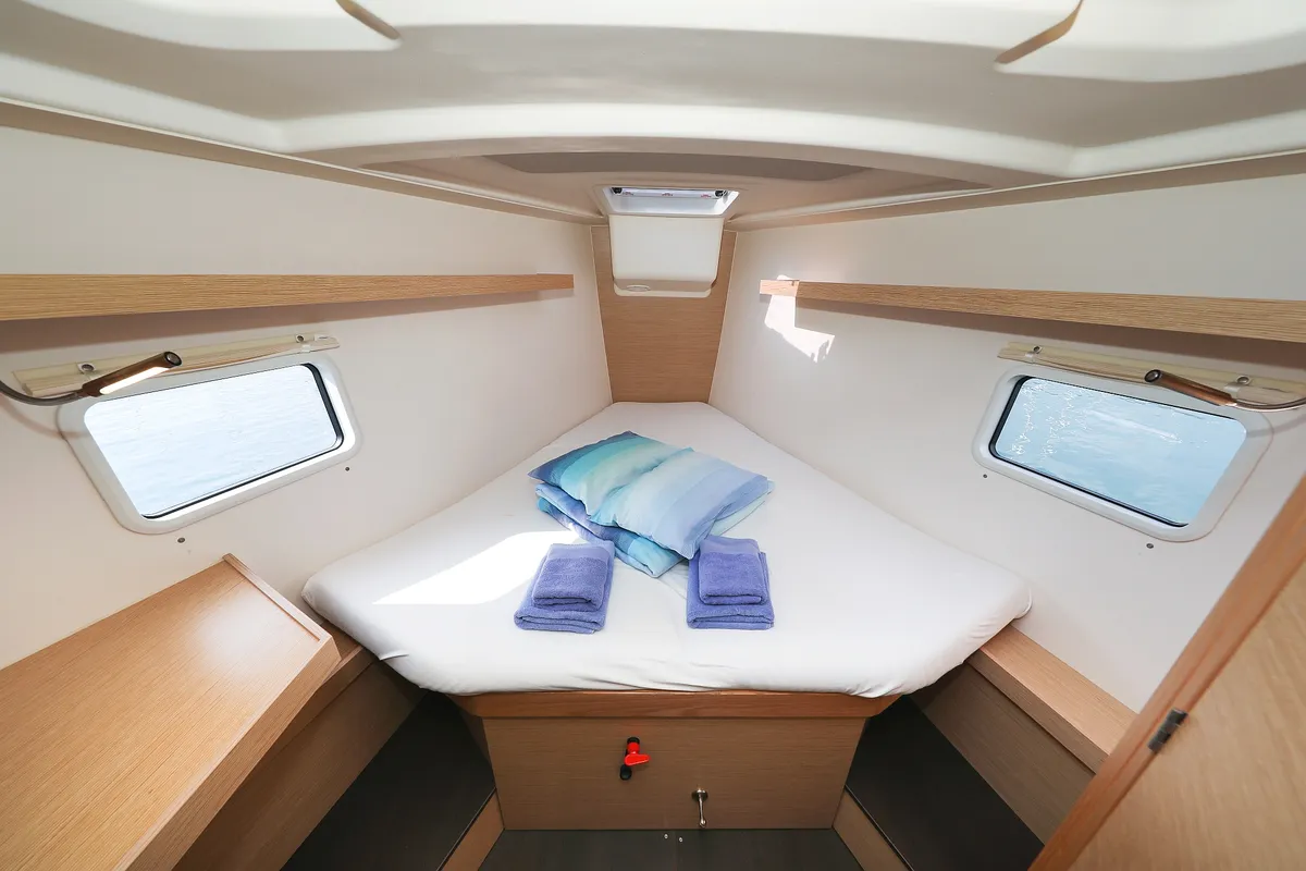 Cabin on Blue Eagle, a Hanse 418 sailboat at Grad Kaštela, Croatia