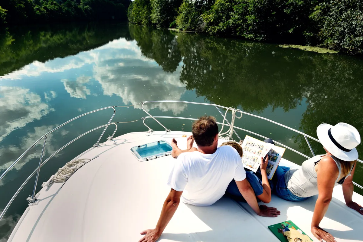 Deck of Nicols Sedan 1170, a motorboat at Grez-Neuville, France