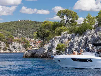 Exterior view of No Name, a Mingolla Brava 28 WA motorboat at Grad Šibenik, Croatia