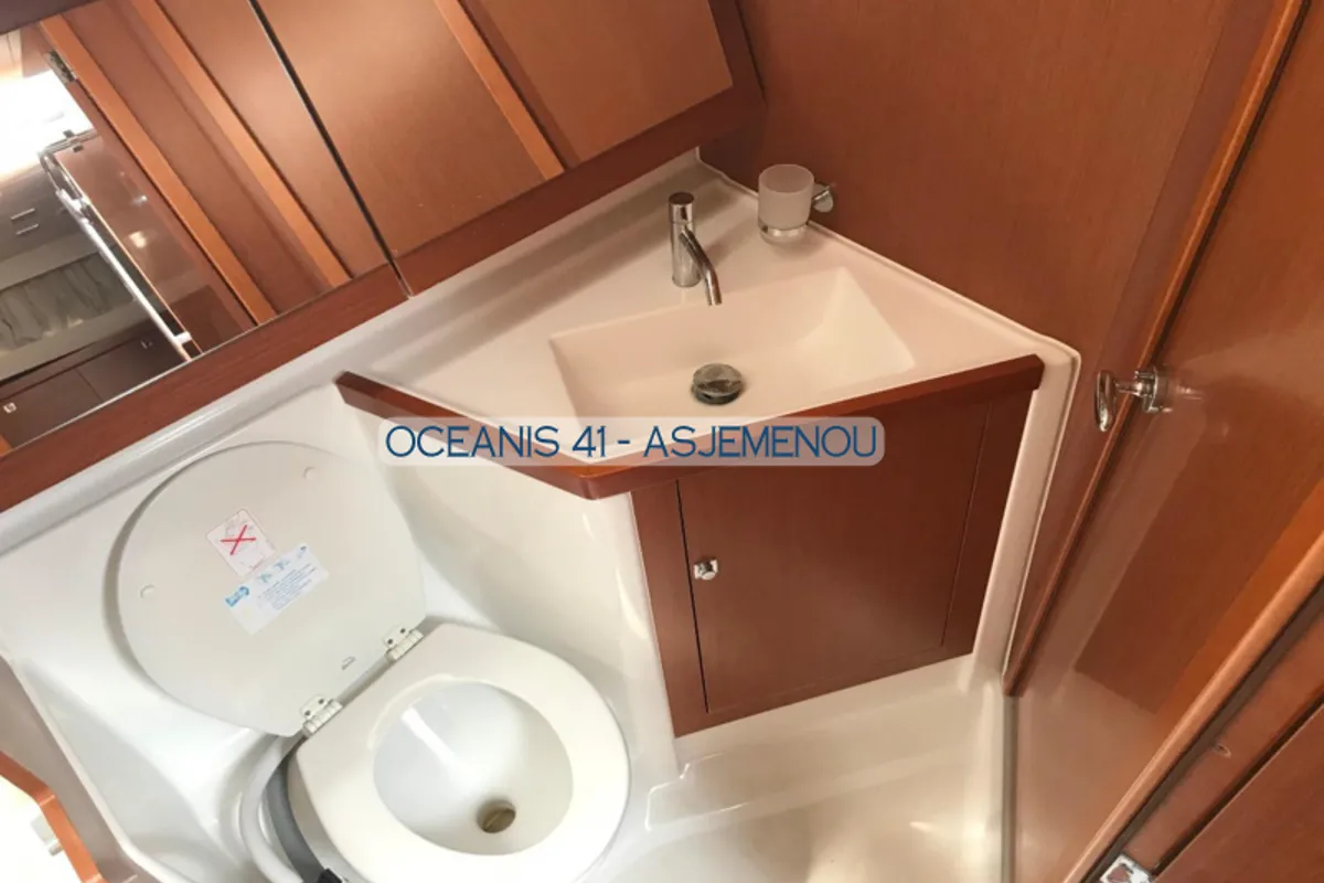 Head on Comfort, a Beneteau Oceanis 41 sailboat at Kontokali, Greece