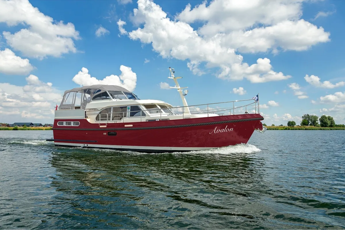 Exterior view of Lola II, a Linssen Grand Sturdy 40.0 AC motor yacht at Werder (Havel), Germany