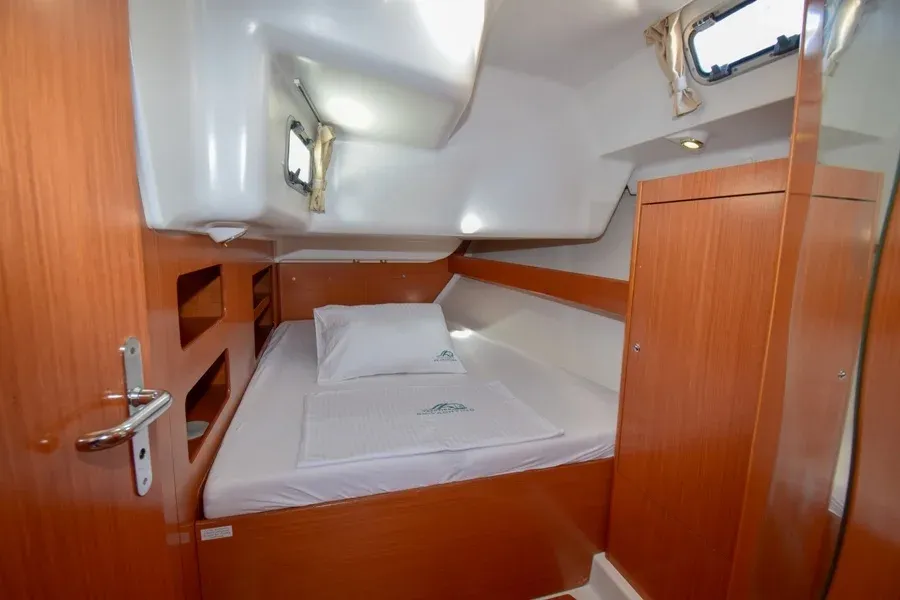 Cabin on Filyos, a Beneteau Cyclades 50.5 sailboat at Marmaris, Turkey