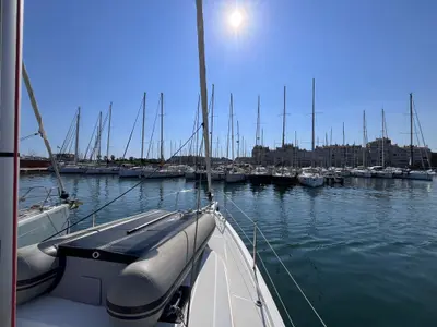 Deck of Les Gones, a Beneteau Oceanis 40.1 sailboat at Hyères, France