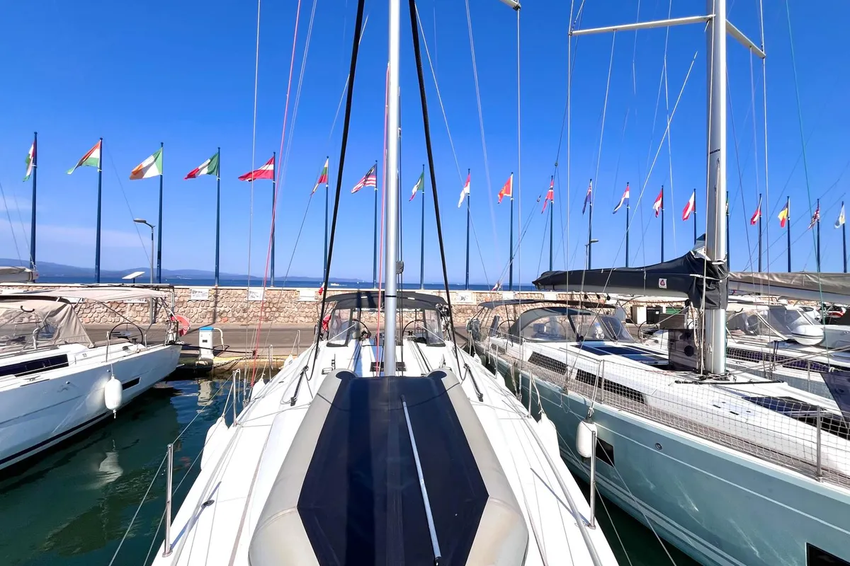 Deck of Les Gones, a Beneteau Oceanis 40.1 sailboat at Hyères, France