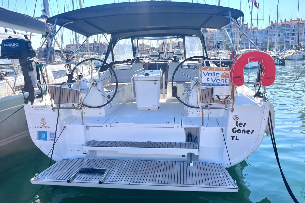 Cockpit of Les Gones, a Beneteau Oceanis 40.1 sailboat at Hyères, France