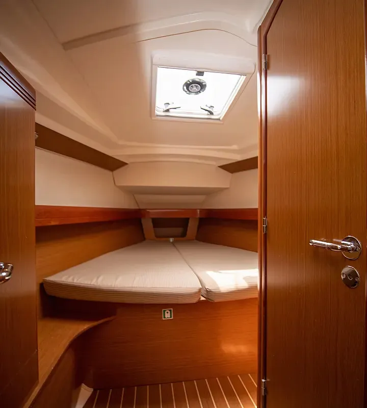 Cabin on Mila, a Jeanneau Sun Odyssey 42 i sailboat at Volos, Greece