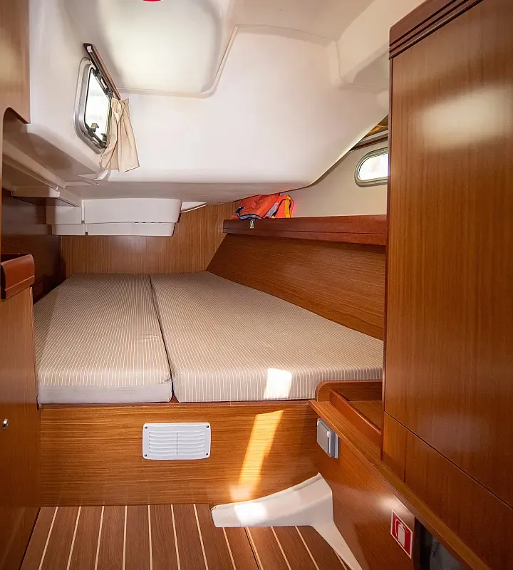 Cabin on Mila, a Jeanneau Sun Odyssey 42 i sailboat at Volos, Greece