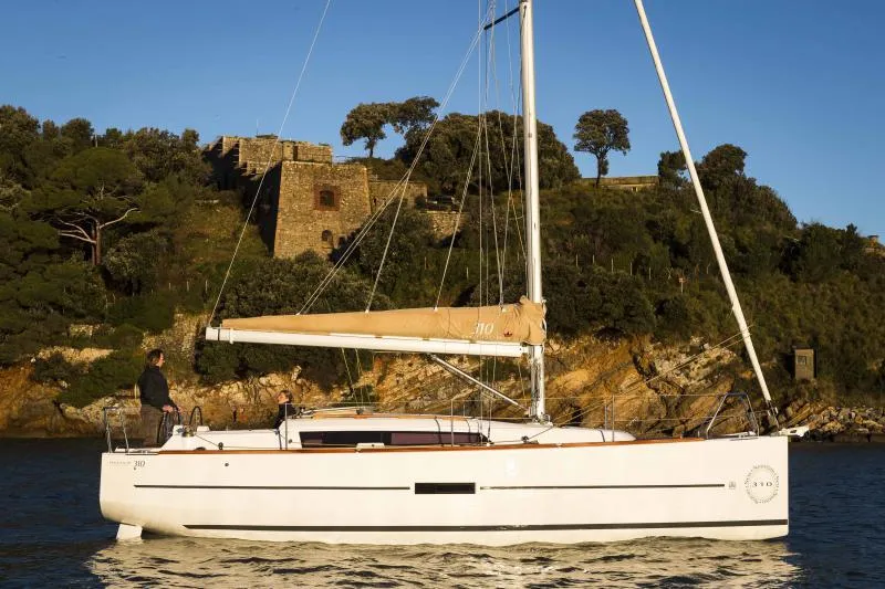 Exterior view of Bisou Sale, a Dufour 310 GL sailboat at Plan-d'Aups-Sainte-Baume, France